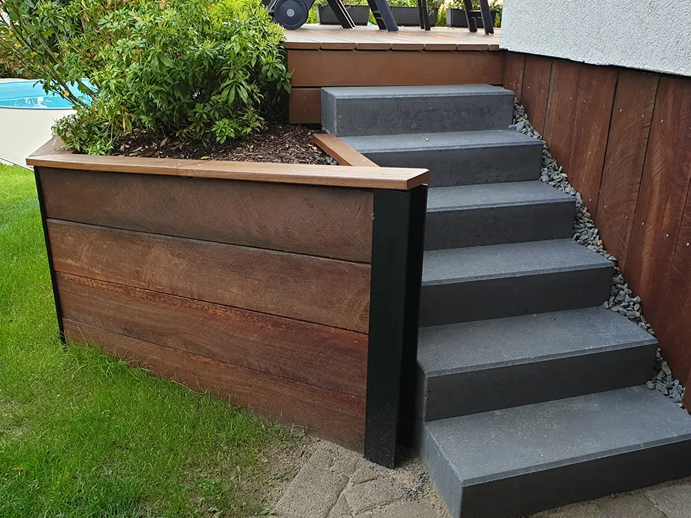 00002785~~02~Schnittholz_Bongossi_saegerau