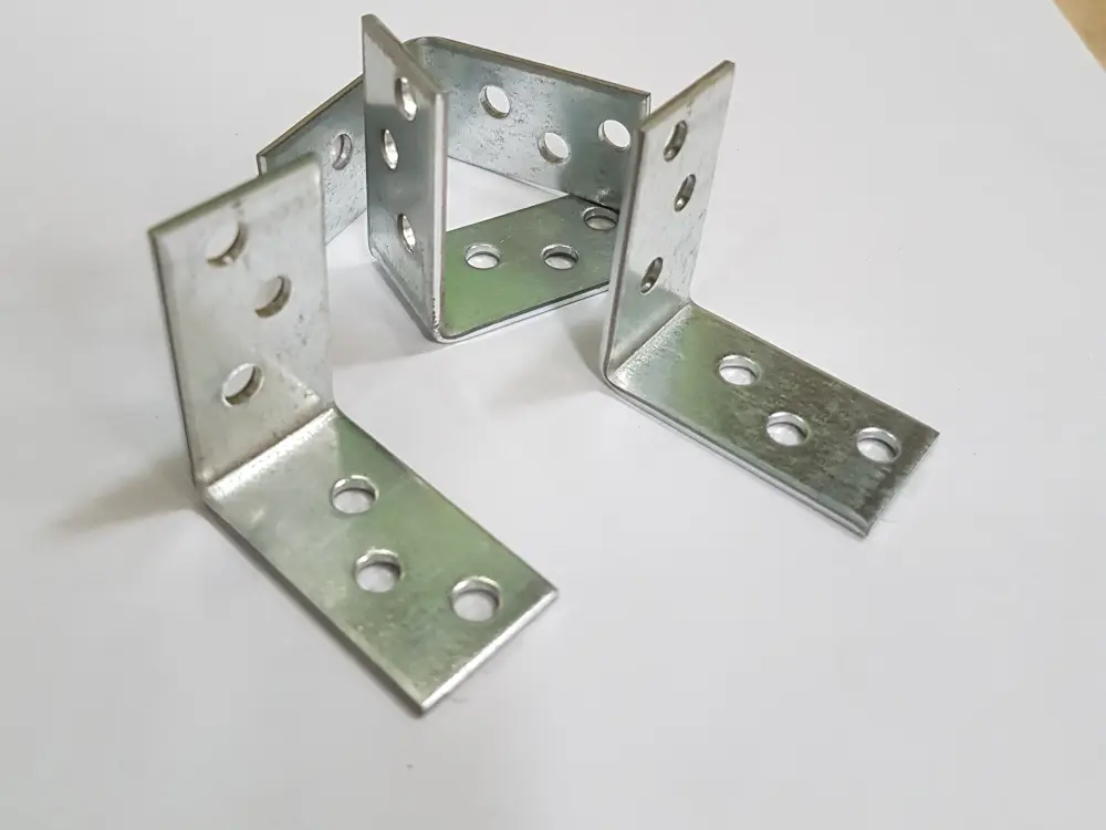 18-200996~~01~Winkelverbinder1