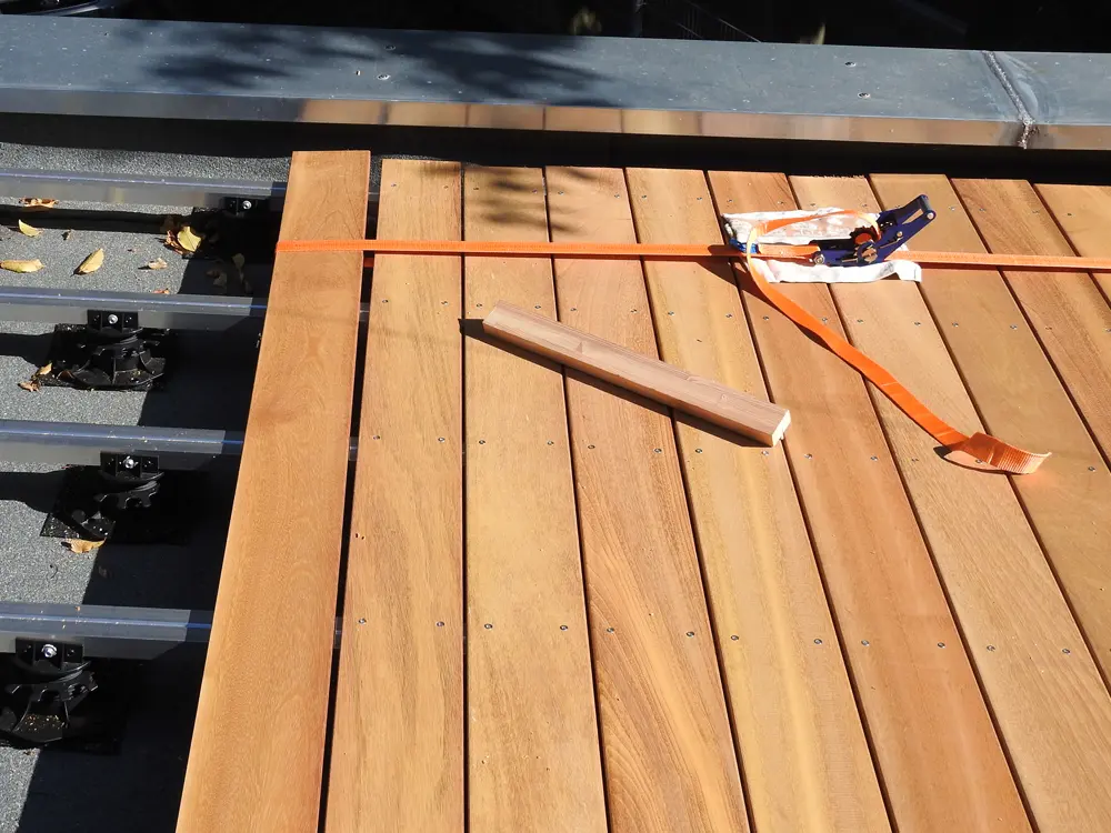 18-204871~~14~Terrassendielen_Tatajuba_21x100_Ambiente04