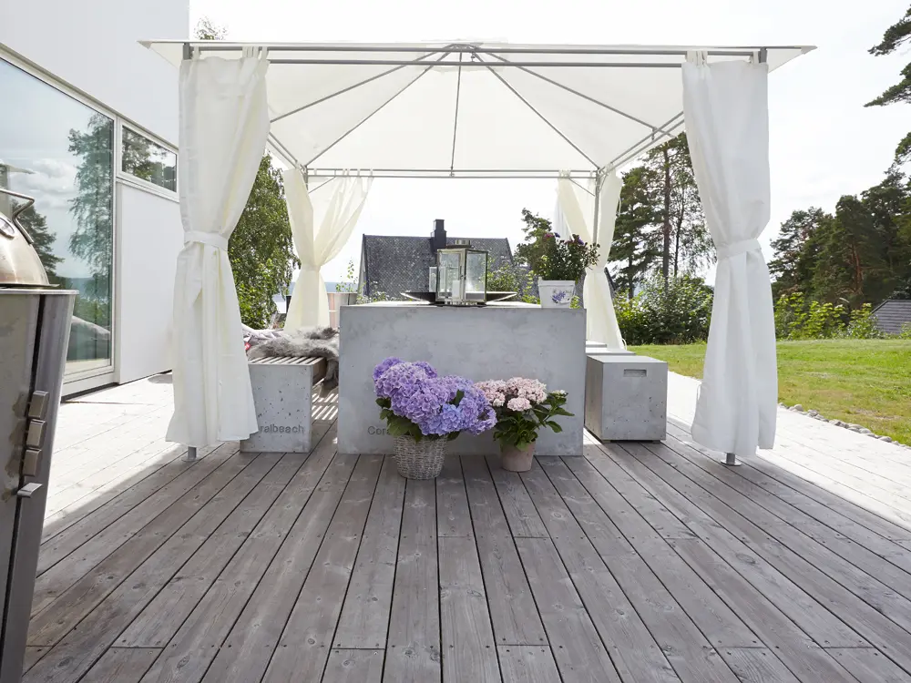 00083909~~08~KebonyCharacter