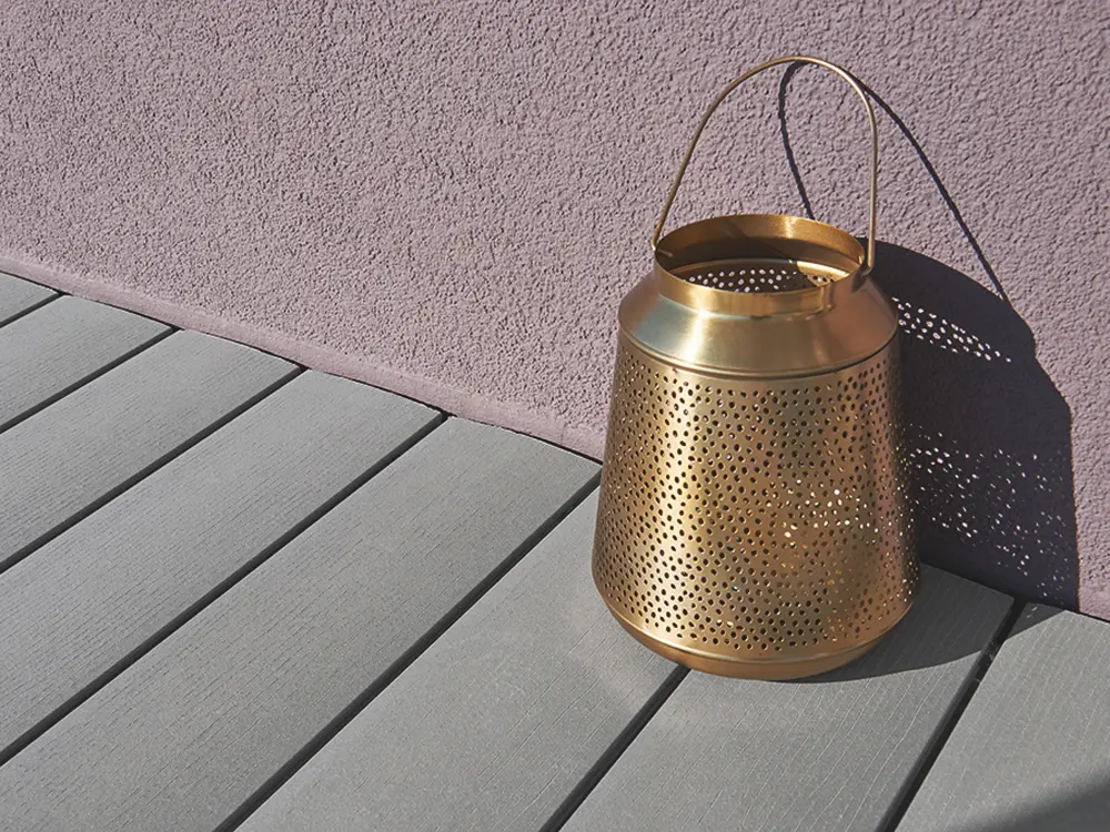 00083874~~07~NATURinFORM_Terrassendielen_DIE_SMARTE_grau_Wohnanlage_Rosstal_5929