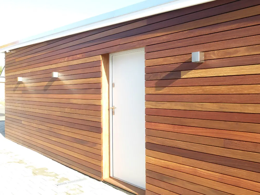 00083840~~04~25x90mm_Cumaru_Rhombusleisten_KD_30grad_Schraege