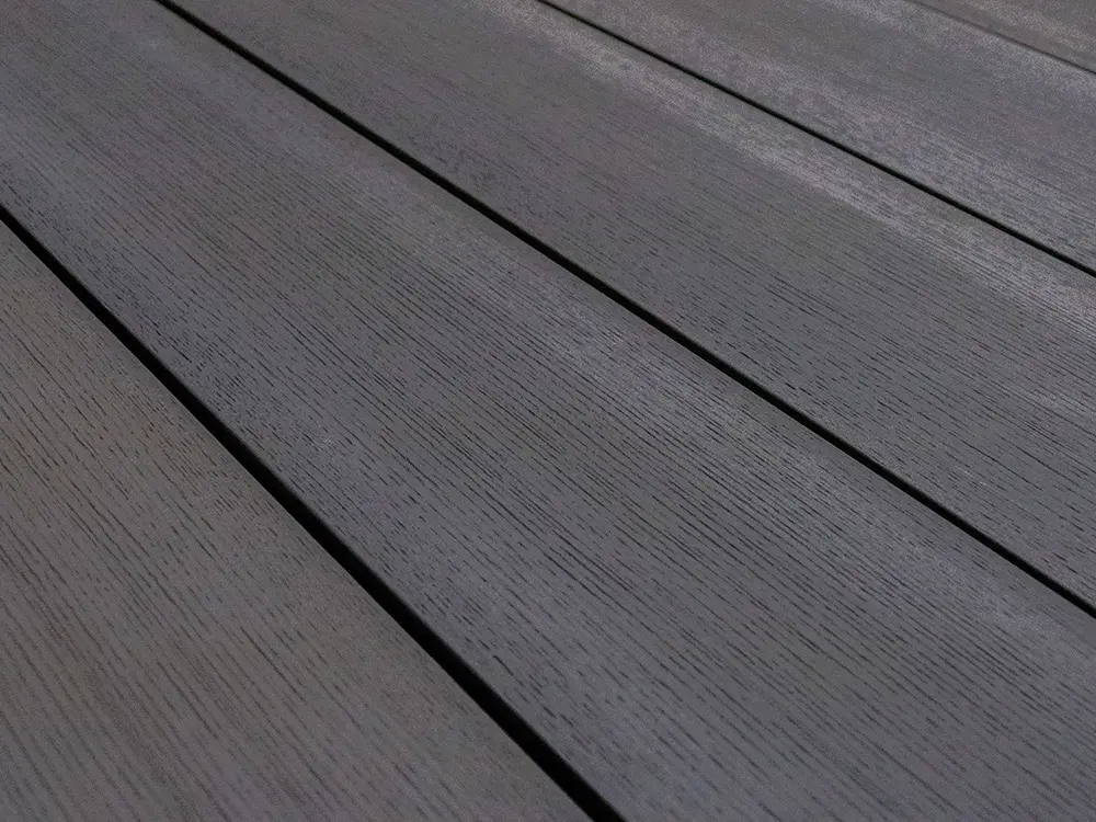 18-202911-A~~22~KAHRS_BPC_Terrassendielen_20x136mm_Vollprofil_SilverGum_Schraegsicht_01