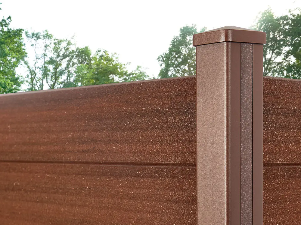 18-201249~~01~NATURinFORM_Sichtschutzzaun_DER_FLEXIBLE_kastanienbraun_Pfosten_braun_5893