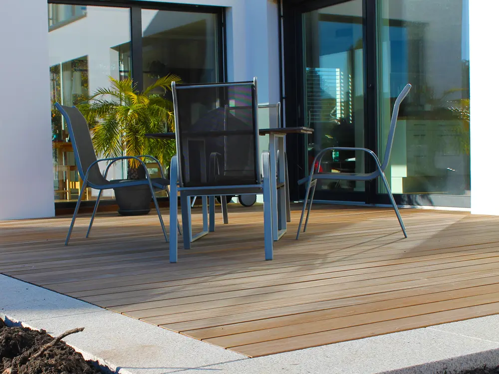 00018146~~13~Terrassendielen_Bangkirai