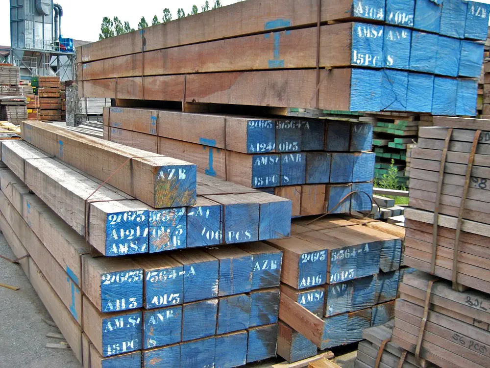 00002835~~02~Bongossi_Schnittholz_200x200_mm_AD_FAS_saegerauh