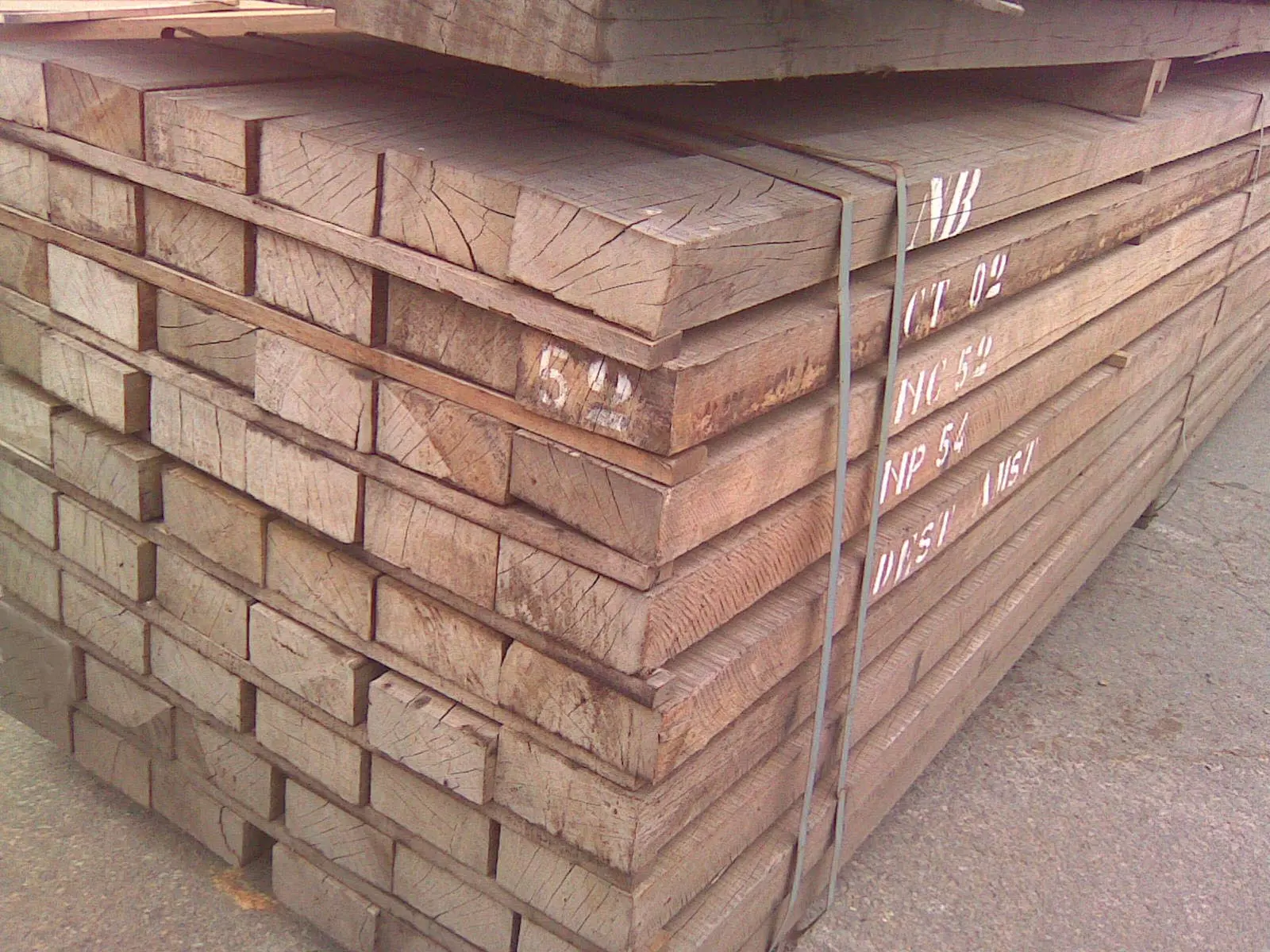 00002797~~2~Bongossi_Schnittholz_AD_FAS_60x245_mm_saegerauh_Garten_Holz_saegerauh_Hobelware_hobeln_Bauholz_Terrasse