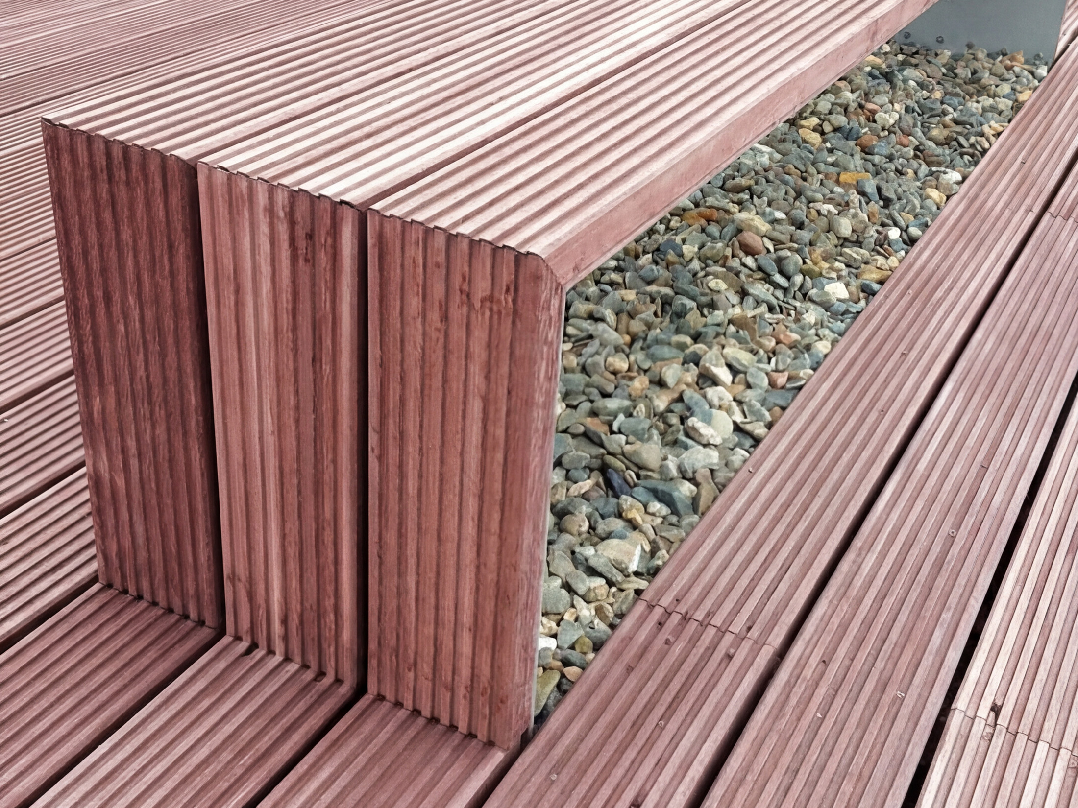 00003030~~04~Bongossi_Terrassendiele_AD_FAS_40x145_mm_glatt_grob_Diele_Holz_Terrasse_Boden_Terrassenholzdielen_Garte