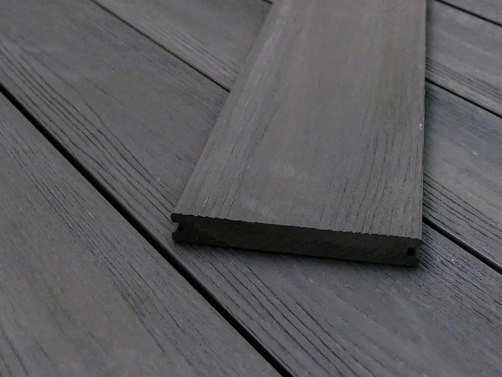 18-202911-A~~11~KAHRS_BPC_Terrassendielen_20x136mm_Vollprofil_SilverGum_Startbild_01