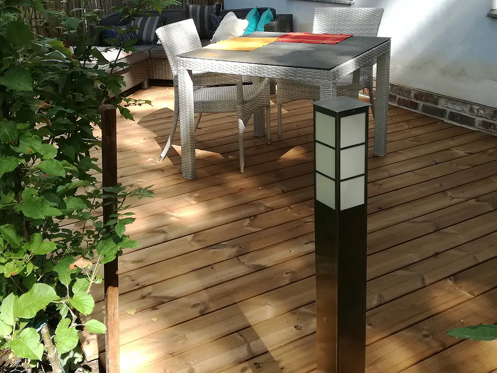 18-204248~~07~26x137-mm-thermokiefer-terrassendielen07