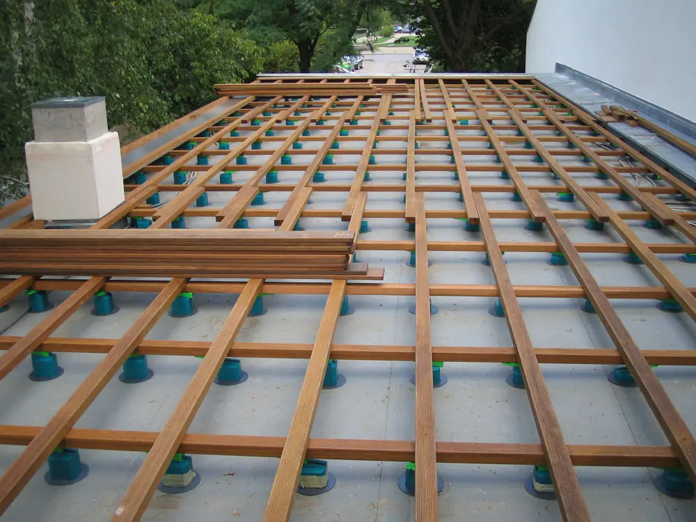 00004770~~08~Knudsen_Kombi_Keil_Basisstueck_Masse_100x80x40_mm_Knudsen_Keile_Fuesse_Terrasse_Auflagefuesse_Ausgleich