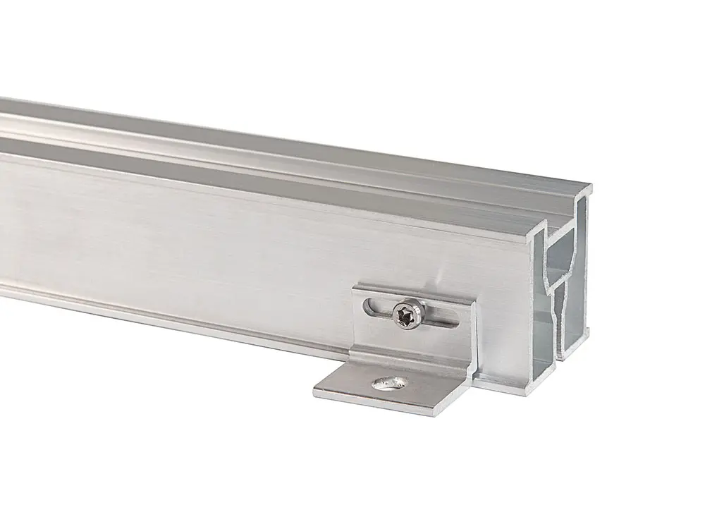 18-201243~~02~NATURinFORM_Terrassendielen_Universalzubehoer_Unterkonstruktion_Befestigungswinkel_36771