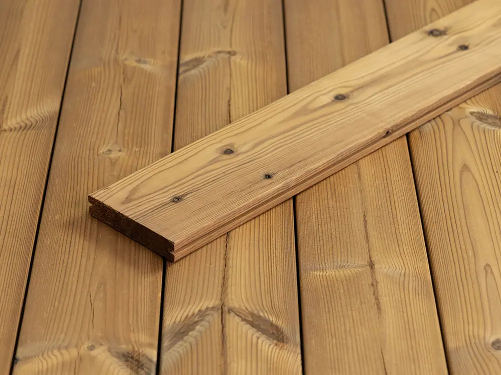 18-220371-B~~22~Thermokiefer_Terrassendielen_26x140_glatt_glatt_02