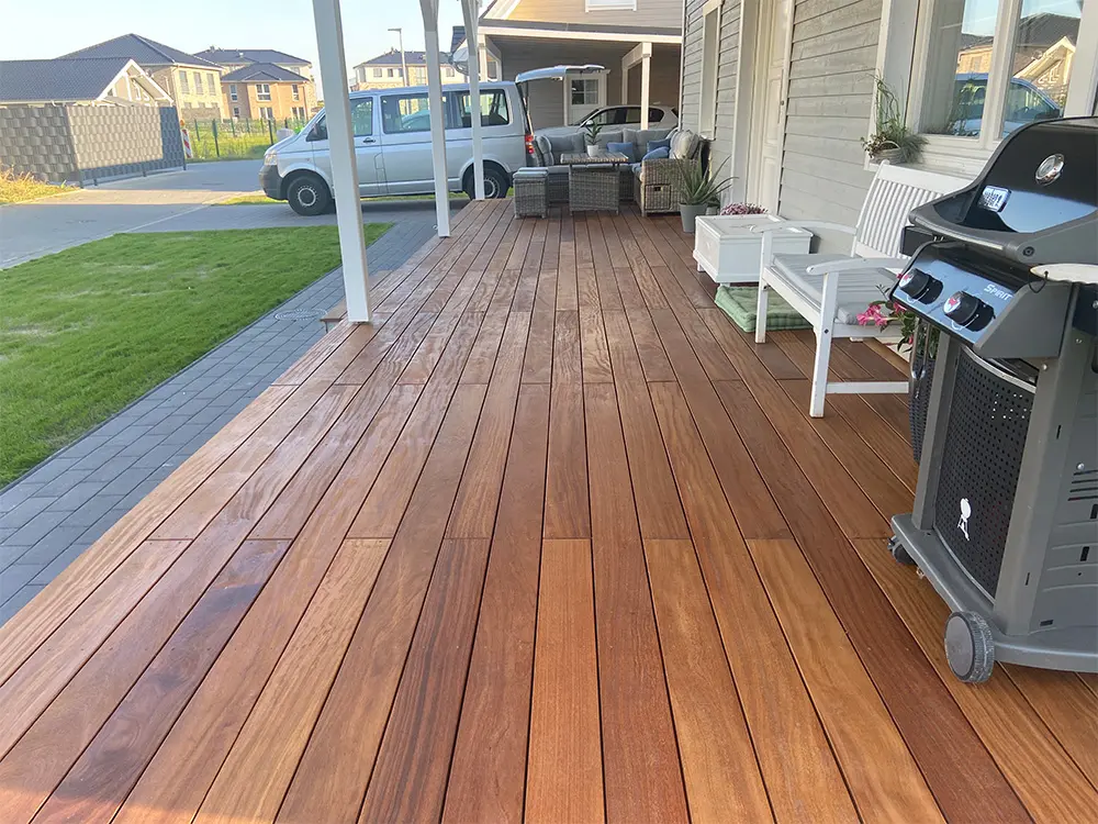 18-204867~~33~Cumaru_Terrasse_21x145_Ambiente33