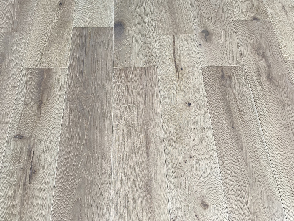 00270003~~18~Kahrs_Parkett_Eiche05