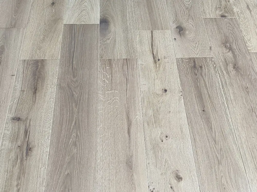 00270003~~18~Kahrs_Parkett_Eiche05