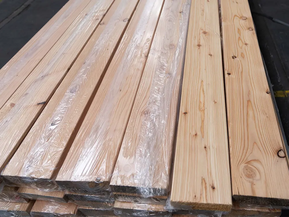 18-204240~~05~Europ_Europaeische_Laerche_Terrassendielen_40x143_glatt_glatt3