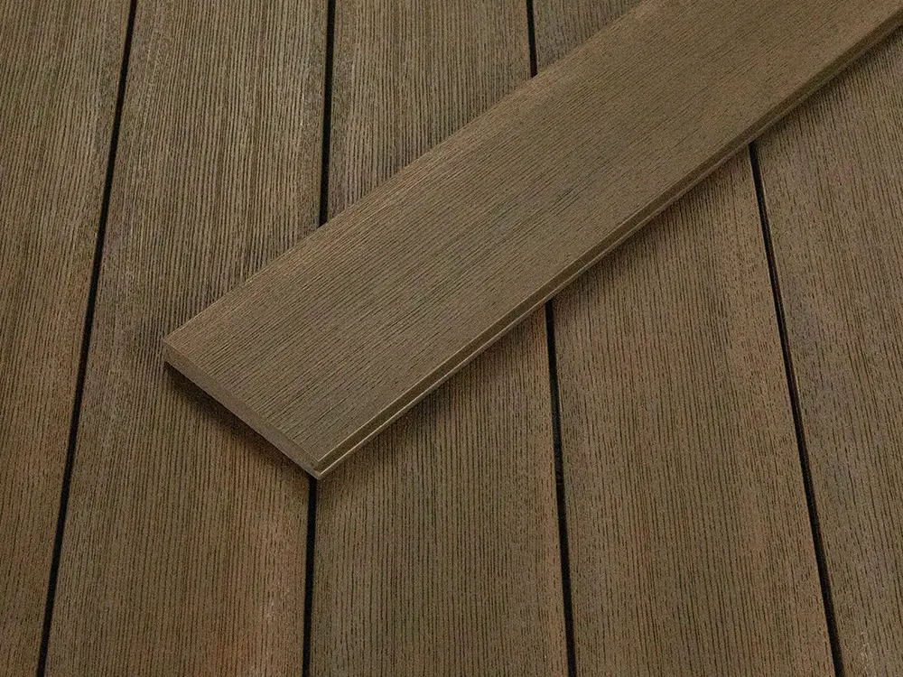 18-202718-A~~04~BPC_TD_20x140mm_Massiv_Massiv_Walnut_Frontalsicht_m_Diele02