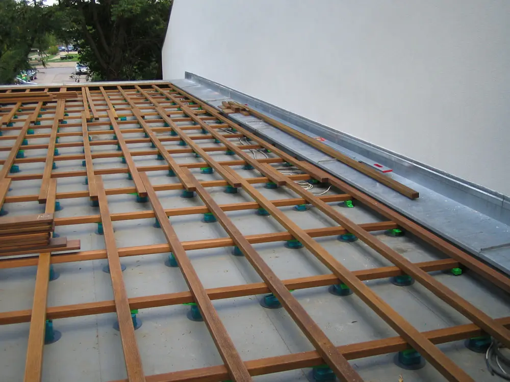 00004770~~09~Knudsen_Kombi_Keil_Basisstueck_Masse_100x80x40_mm_Knudsen_Keile_Fuesse_Terrasse_Auflagefuesse_Ausgleich