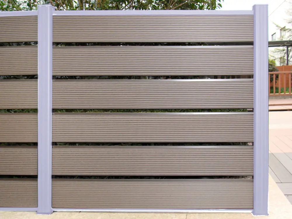 18-202530~~03~Kahrs-wpc-zaunpfostenset_neu