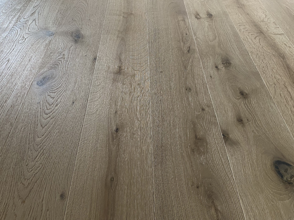 00270003~~17~Kahrs_Parkett_Eiche04