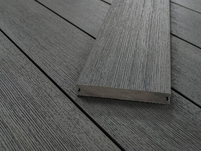 KAHRS BPC Terrassendielen, 20x140 mm, Massiv, Medium Grey, strukturiert, co-extrudiert_1