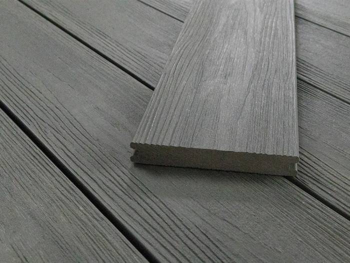 KAHRS BPC Terrassendielen, 20x140 mm, Massiv, Silver gum, strukturiert, co-extrudiert_1